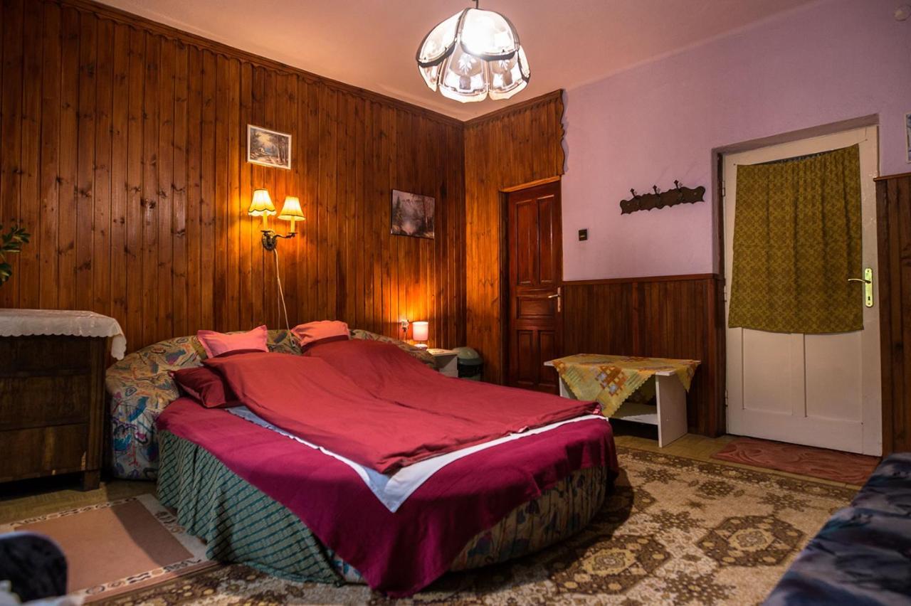 Garan Guesthouse Josvafo Ngoại thất bức ảnh